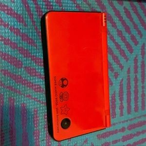 Dsixl- doesn’t come with games or a charger